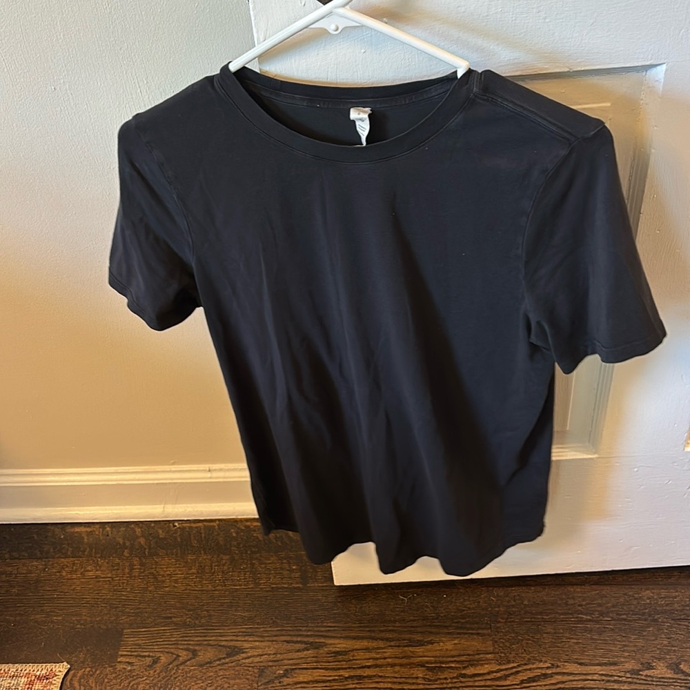 Black Lululemon Love t shirt 6